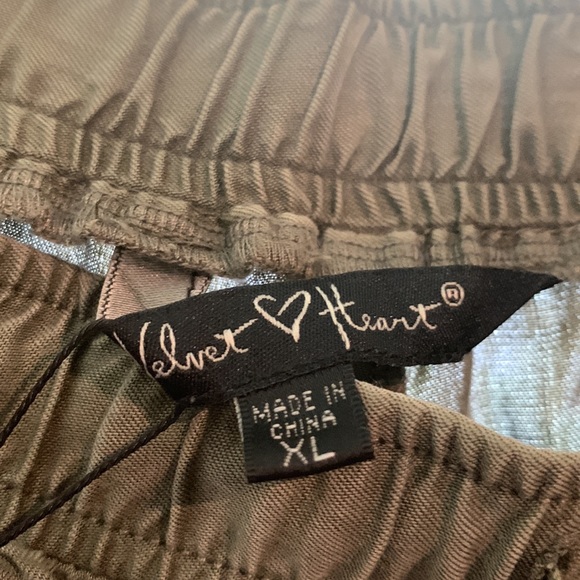 🛑 SOLD 🛑 - Olive Green Jogger Cargo Pants - Picture 7 of 12